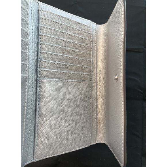 Michael Kors Jet Set Leather Clutch & Wallet. Silver. Set of 2. New No Tags. - Picture 12 of 12